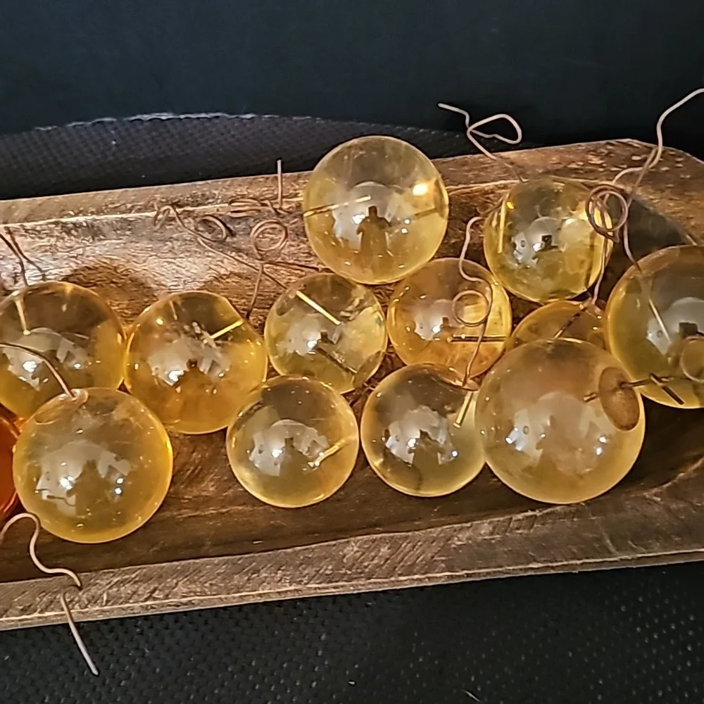 Lucite Grapes - Picture 3 of 6